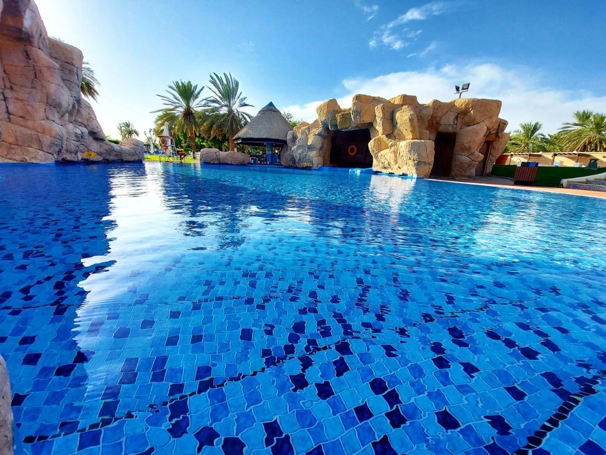 ดานัท อัล ไอน์ รีสอร์ท อัลอิน ภายนอก รูปภาพ The swimming pool at the Atlantis Waterpark