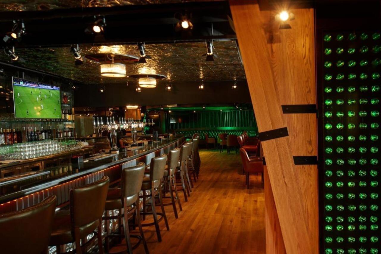 ดานัท อัล ไอน์ รีสอร์ท อัลอิน ภายนอก รูปภาพ Interior of a typical restaurant