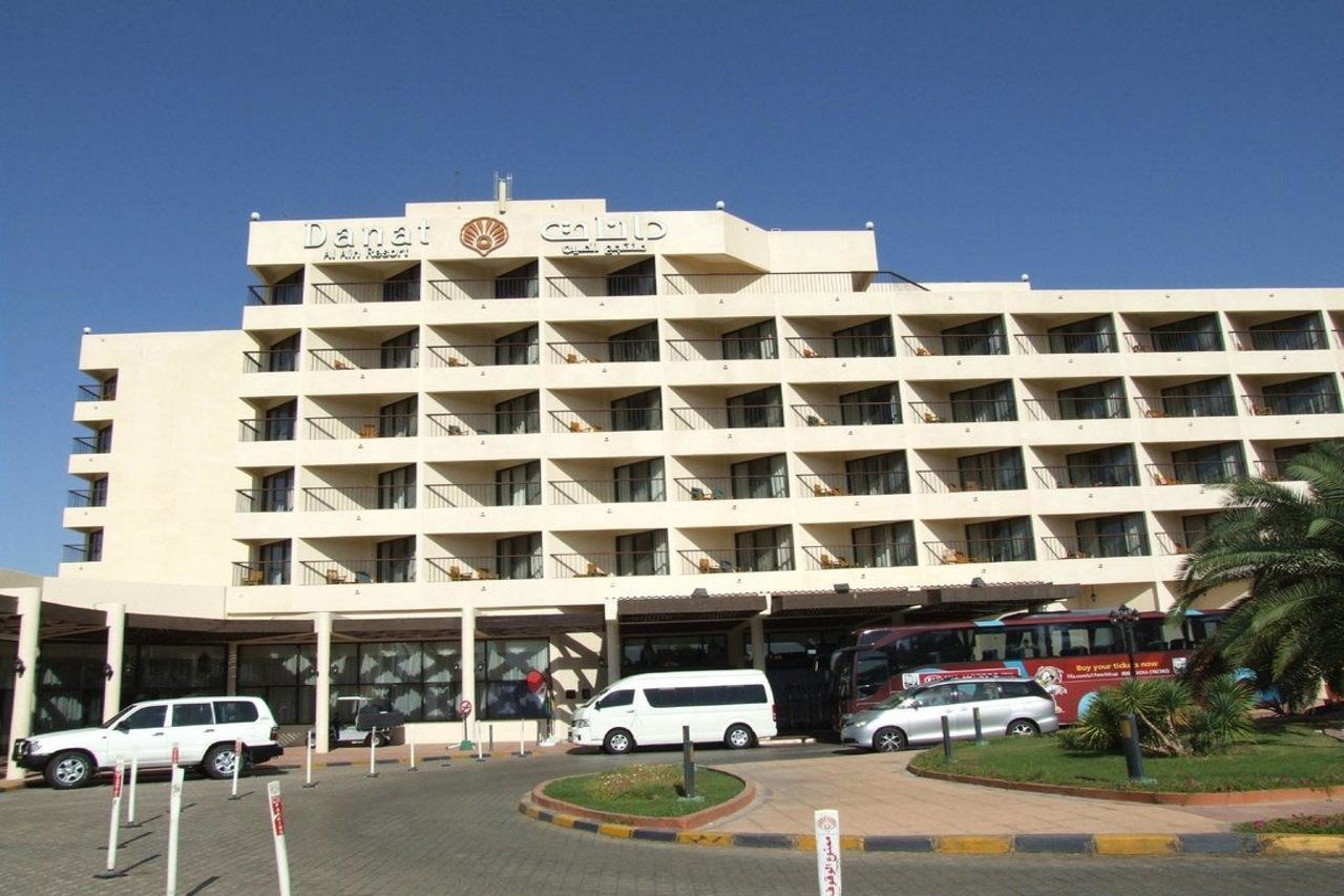 ดานัท อัล ไอน์ รีสอร์ท อัลอิน ภายนอก รูปภาพ The hotel in 2011
