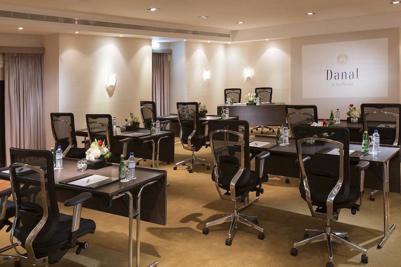 ดานัท อัล ไอน์ รีสอร์ท อัลอิน ภายนอก รูปภาพ Meeting room at the hotel