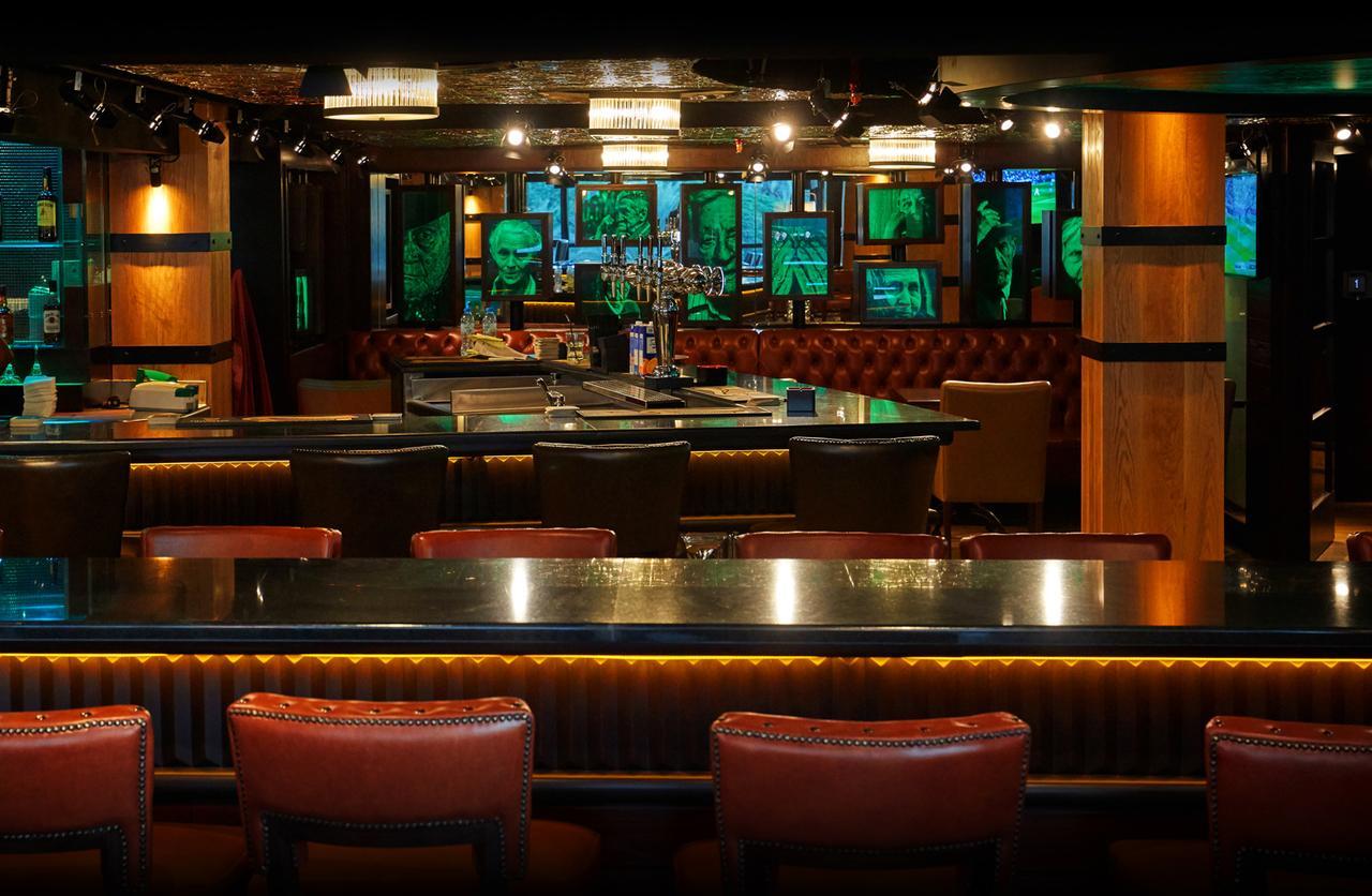 ดานัท อัล ไอน์ รีสอร์ท อัลอิน ภายนอก รูปภาพ The bar at the restaurant